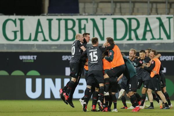 Werder Bremen sufre pero se mantiene en Bundesliga - Fútbol - ABC Color