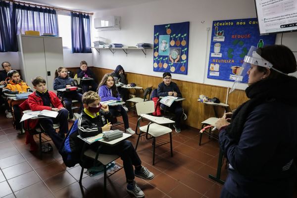 Uruguay, el primer país de Latinoamérica que retorna a clases presenciales » Ñanduti