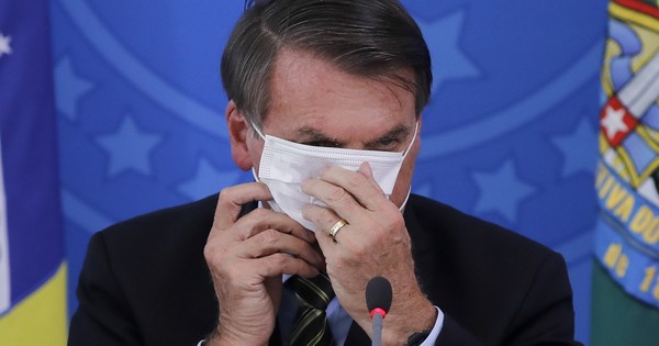 Bolsonaro con síntomas de la “gripezihna”, fue sometido a la prueba del COVID-19