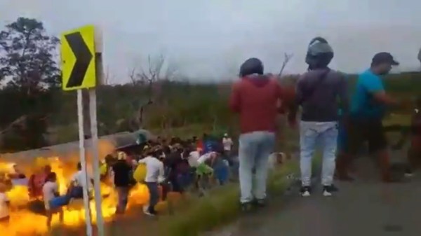 Colombia: “Ordeñaban” combustible y hubo una explosión: 7 muertos, 40 heridos - ADN Paraguayo