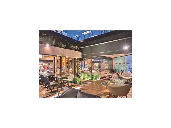 Restaurante volvió a atender a su clientela en el WTC