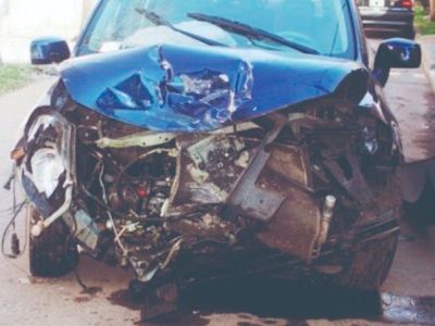 Alzó a dos chicas y ellas le robaron su vehículo