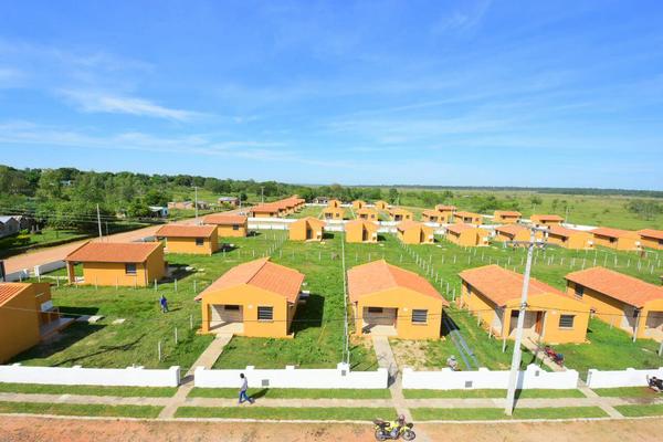 Abdo instruye iniciar construcción de 1.500 casas en ciudades fronterizas - El Trueno