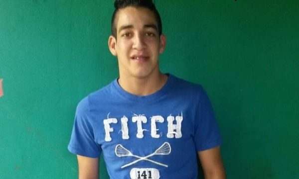Joven asesina su ocasional rival en juego de cartas y luego escapa – Diario TNPRESS
