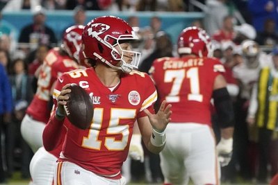 Patrick Mahomes renueva con los Chiefs y se asegura unos 500 millones de dólares