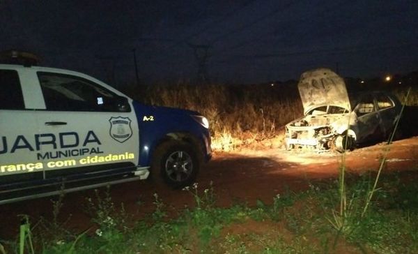 Encuentran incinerado auto utilizado en crimen de esposa de “Toma’i” - ABC en el Este - ABC Color