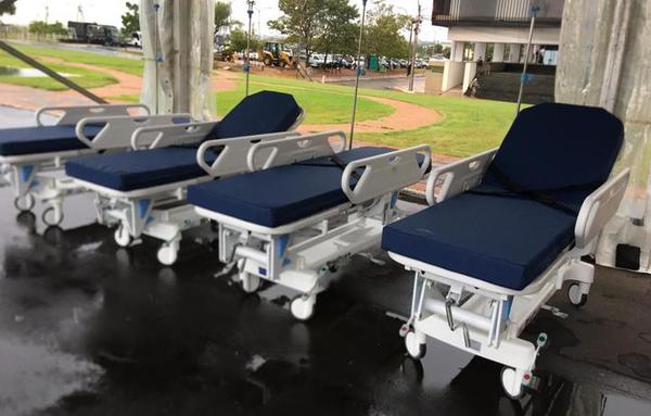 Salud recibió donación de 120 camas hospitalarias por parte de cooperativistas