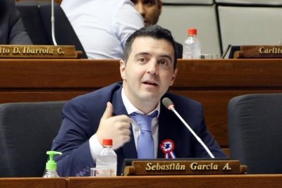 Compras Covid: “Parece que buscan defender a alguien, no dan nombre y apellido” - ADN Paraguayo