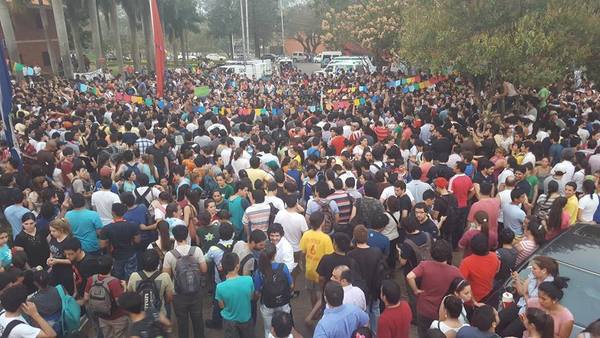 Organizan movilización nacional estudiantil contra recortes presupuestarios
