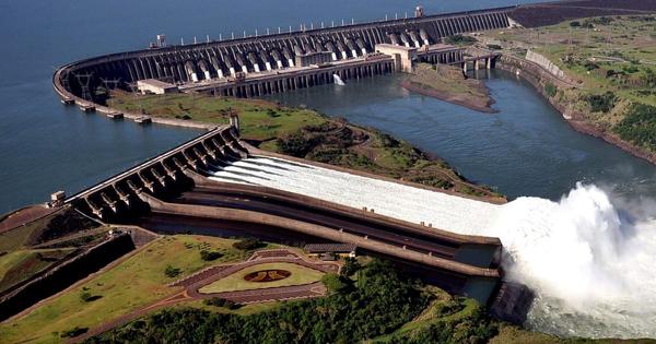 Analizan nueva apertura de compuertas para garantizar el comercio fluvial en el Paraná