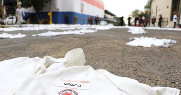 “Dios es paraguayo, estamos protegidos por él”, dice médica ante falta de insumos y equipos