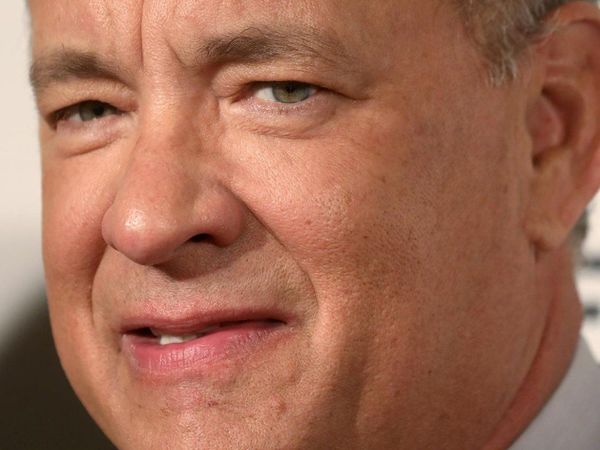 "¡No sea cobarde!": Tom Hanks compara la pandemia con la guerra