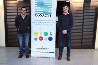 Profesor y estudiante de química ganan concurso tras diseñar tapabocas impermeable - Ciencia - ABC Color