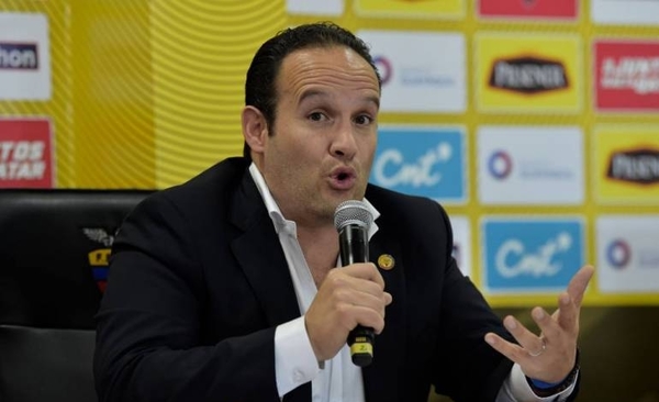 HOY / FIFA y CONMEBOL solo reconocen a Egas, el depuesto presidente de la Federación Ecuatoriana
