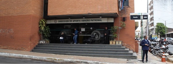 IPS proyecta pagar el 75% del salario mínimo en tercer pago a cesados
