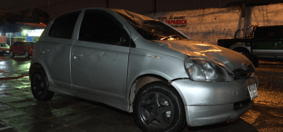 Caballo suelto provocó dos accidentes sobre Acceso Sur