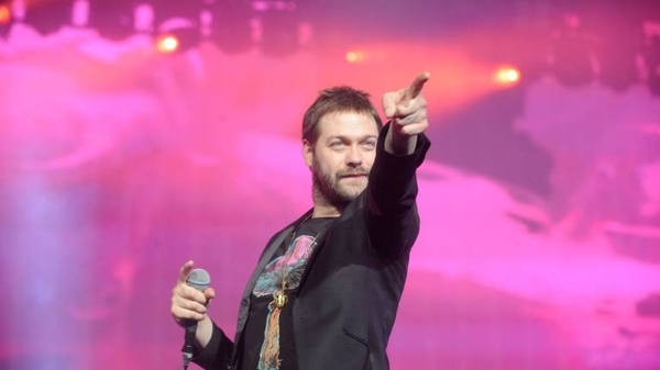 HOY / Kasabian califica de "inaceptable" la agresión de Meighan a su pareja