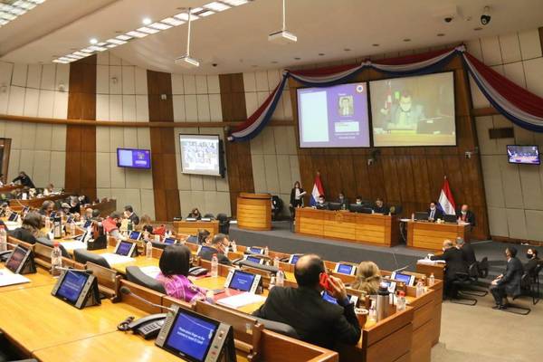 Diputados sancionó ley que reglamenta la jubilación médica y de otros funcionarios de blanco - ADN Paraguayo