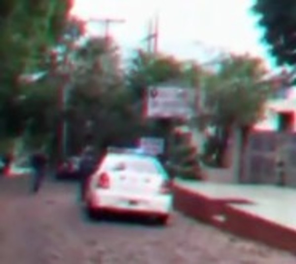 Policías persiguen a balazos a presuntos robacoches - Paraguay.com