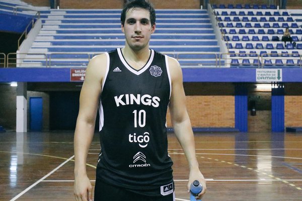 Alejandro Peralta aguarda por el regreso del básquet