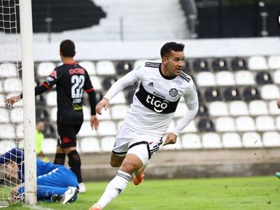 Olimpia golea a San Lorenzo en segundo ensayo