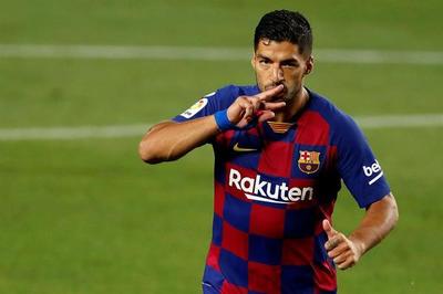 Suárez mantiene vivo al Barcelona y decreta el descenso del Espanyol