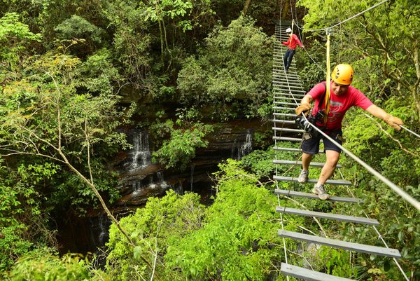 Paraguay y Uruguay inician diálogo para reactivar el turismo entre ambos países