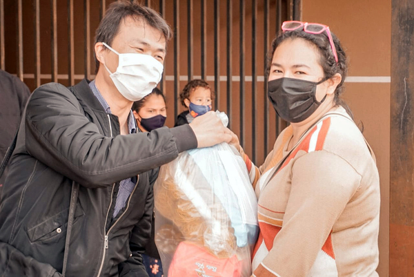 Familias fueron beneficiadas con 700 cestas básicas por parte del Shopping Paris