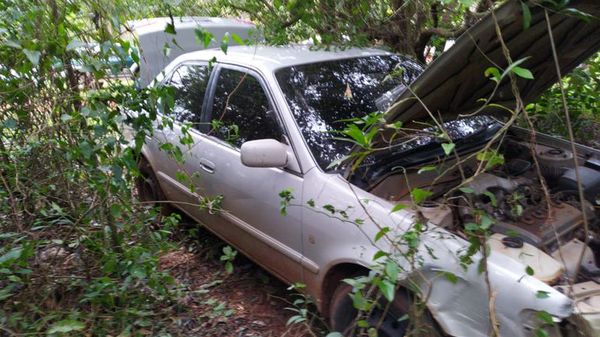 Abandonan vehículo utilizado en tiroteo con policías - ABC en el Este - ABC Color