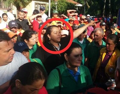 Hurrera y violenta zacariista sigue cobrando millones en la Municipalidad sin trabajar