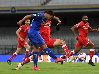 Juan Escobar le da el triunfo a Cruz Azul