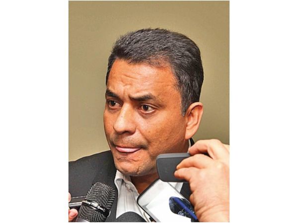 Sánchez niega tener condena por narcotráfico