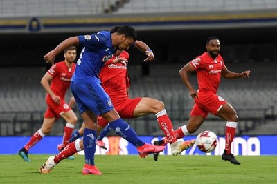 Con golazo de Juan Escobar, Cruz Azul clasifica a semifinales de Copa