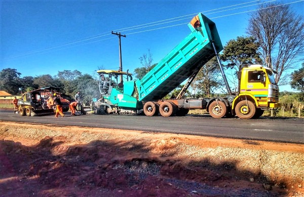 PAVIMENTACIÓN ASFÁLTICA ENTRE TOMÁS ROMERO PEREIRA Y NATALIO REGISTRA 56% DE AVANCE