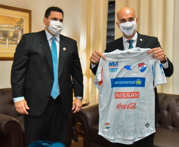 “Estamos usando tiempo y horas apoyando al fútbol, pero el fútbol no donó análisis para el pueblo paraguayo” - Fútbol - ABC Color
