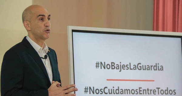 ¿Cambio de capitán?: La gente muere por otras enfermedades y Salud tiene US$ 510 millones sin usar