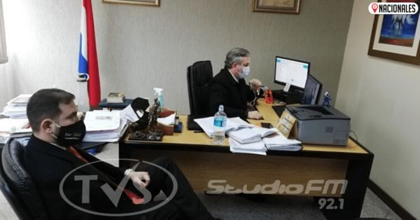 Juez otorga libertad a Arnaldo Kemal imputado por hurto de pomelos