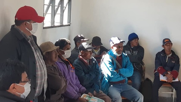 Indígenas Maskoy de Puerto Casado reciben visita del presidente del INDI