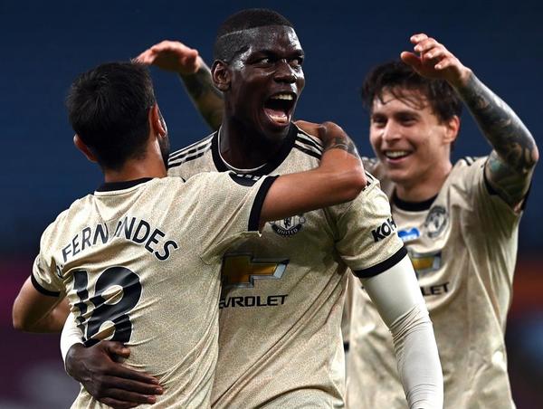 Manchester United vence al Aston Villa y extiende su racha