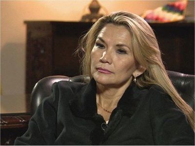 La presidenta interina de Bolivia, diagnosticada con Covid-19