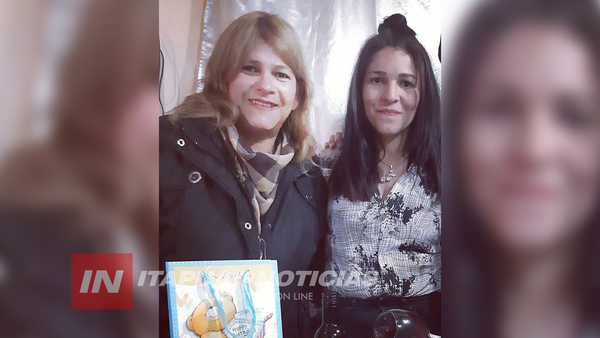 MADRE E HIJA CELEBRAN INGRESO A MISMA CARRERA UNIVERSITARIA.