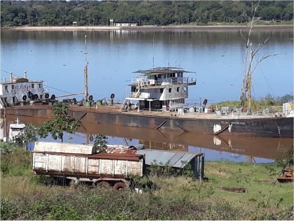 Verifican por segunda vez un buque varado en Itapúa