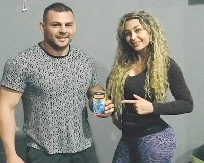 Exvedette, a full con derivados de macoña | Crónica