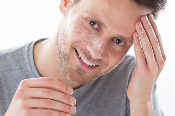 ¿Necesitan los hombres usar productos especiales para la piel? - Estilo de vida - ABC Color