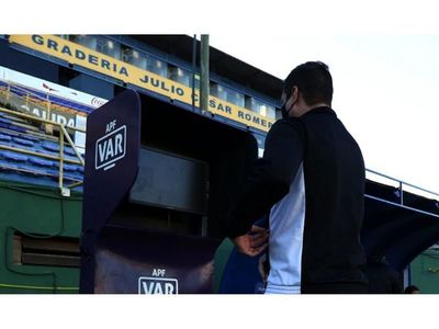 Luqueño entrenó con el VAR