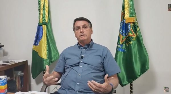 Desde el aislamiento, Bolsonaro pide a alcaldes y gobernadores que abran el comercio