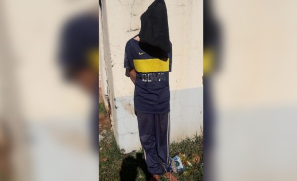 Vecinos aprehendieron a un hombre por robar aceite y feijão a anciana