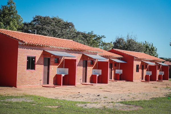 Abdo entrega 76 viviendas sociales e inaugura obras en Ayolas - ADN Paraguayo