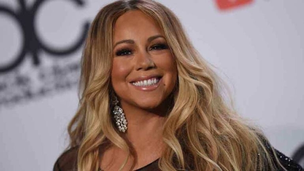 HOY / Mariah Carey revelará detalles de su vida en una autobiografía "sin flitros"