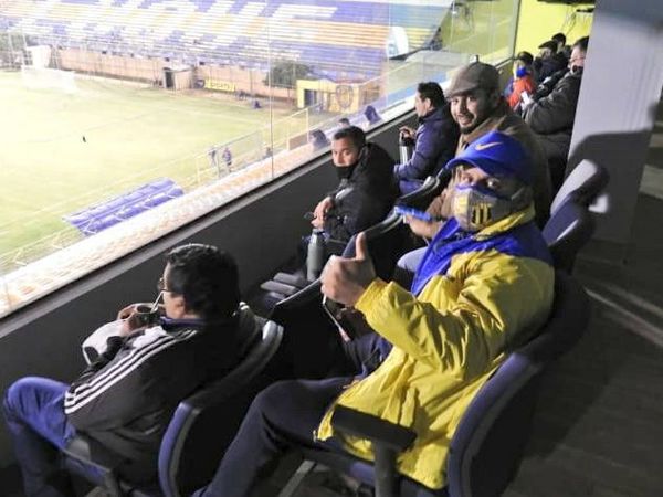 Los dirigentes de Luqueño rompieron protocolo durante el amistoso - Sportivo Luqueño - ABC Color